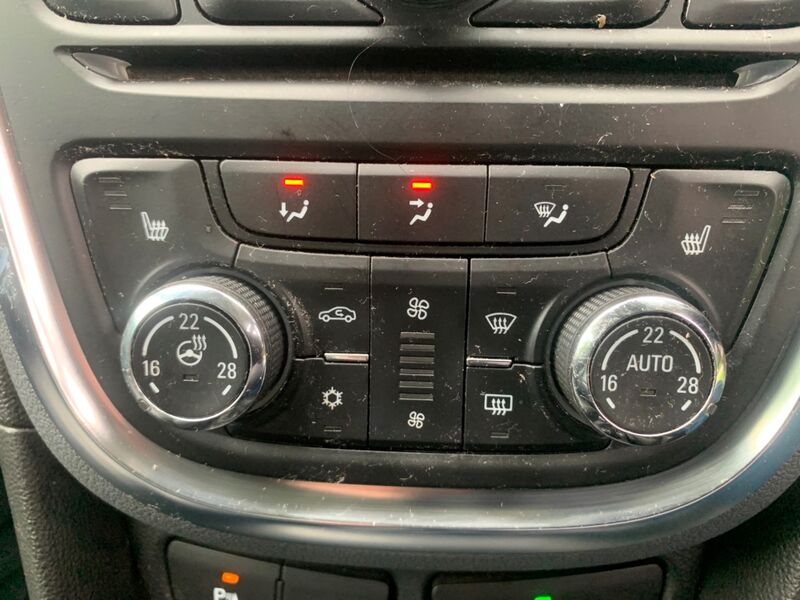 VAUXHALL MOKKA