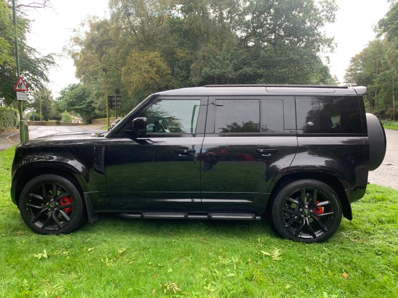 LAND ROVER DEFENDER 110