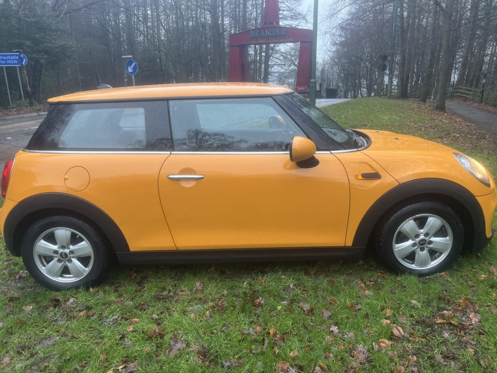 2015 MINI HATCH