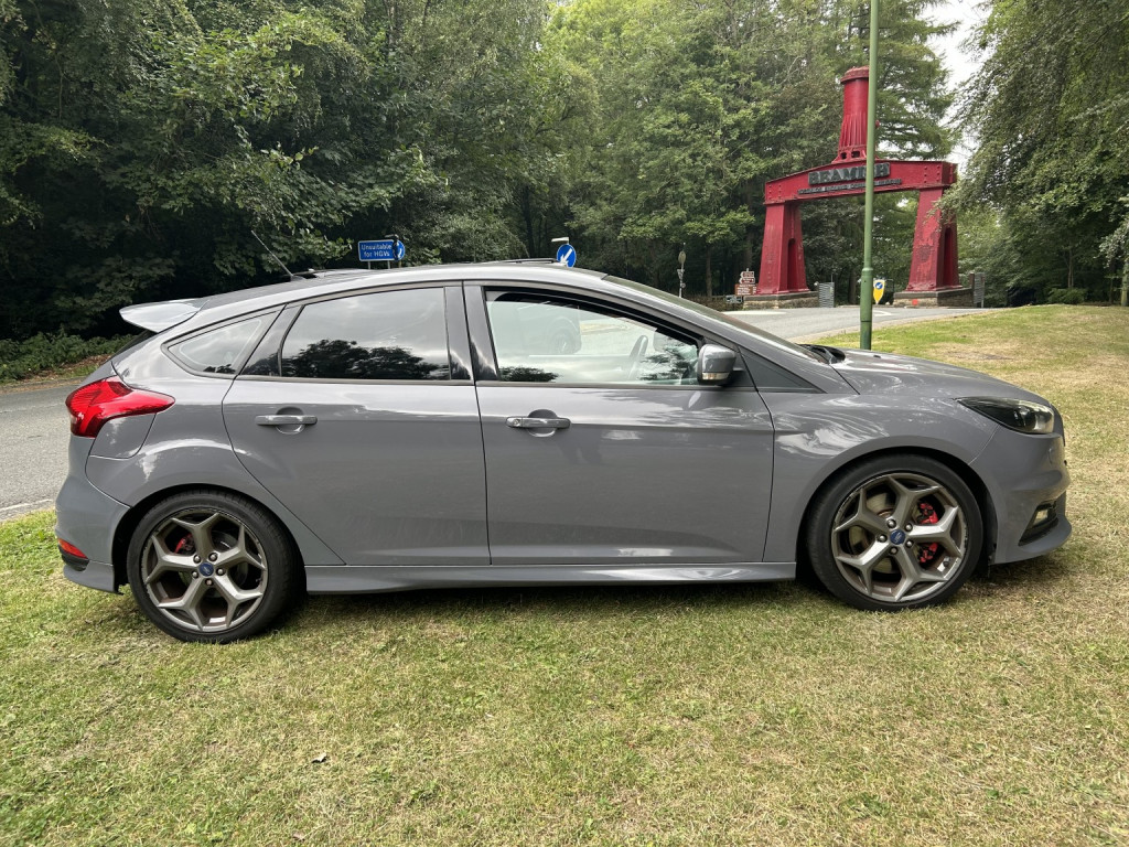 2016 Ford FOCUS